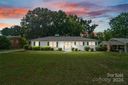 5427 Maplewood Lane sold home in Charlotte, SC