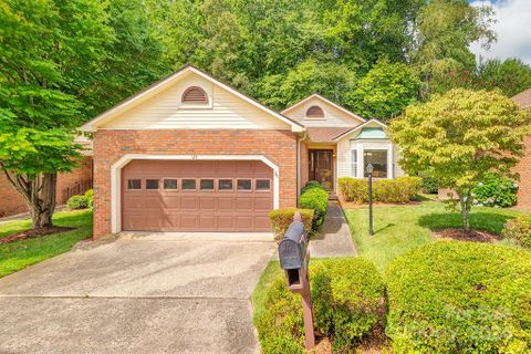 124 Exeter Court sold home in Plantation Walk, Hendersonville, NC
