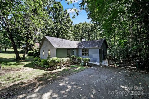 7201 Tall Tree Lane