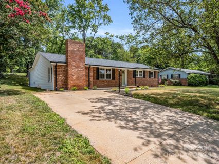 164 N Woodland Avenue sold home in Forestdale Park, Forest City, NC