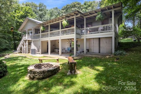 134 Wolfs Head Court