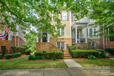1104 Drayton Court