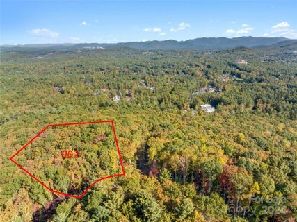 676 Tea House Drive active home in Ramble Biltmore Forest, Asheville, NC