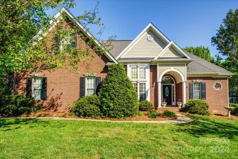 5300 Ravenglass Court sold home in Berkshire, Waxhaw, NC