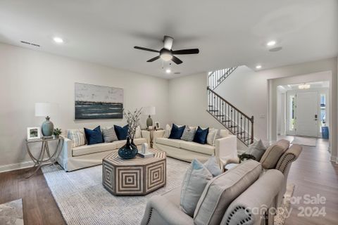 122 Nicholson Lane