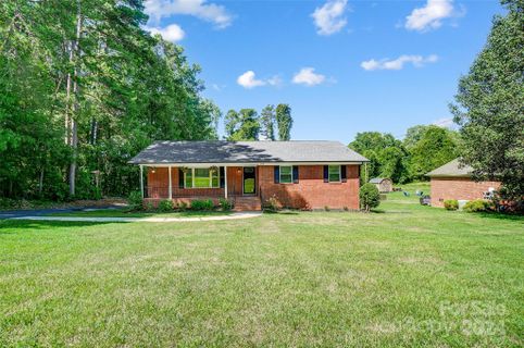 1723 Falconhurst Drive sold home in Westbourne, Charlotte, NC