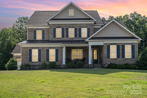 1402 Smoketree Court