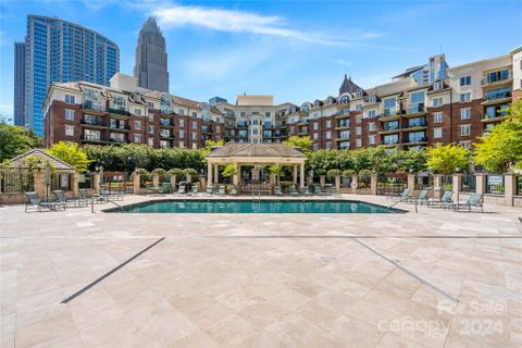 300 W 5th Street 521