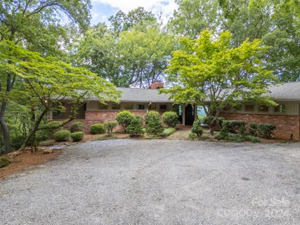 187 Dug Hill Trail