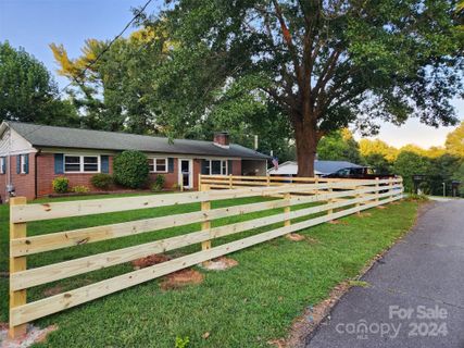 115 Hilltop Avenue sold home in Lakeview Acres, Valdese, NC
