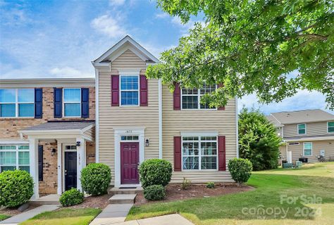 1877 Aston Mill Place sold home in The Mews at Laurel Valley, Charlotte, NC