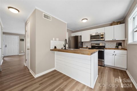 1056 Surry Lane sold home in Ferrington Place, Gastonia, NC