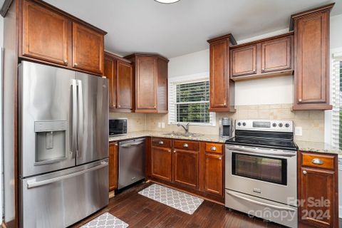 2138 Revolution Park Drive sold home in Westover Hills, Charlotte, NC