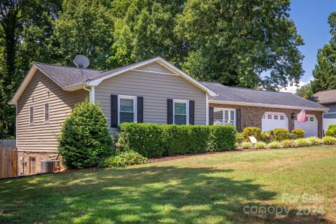 3240 13th Avenue Court sold home in Stoneridge, Conover, NC