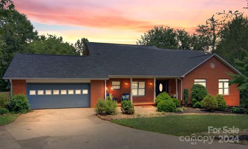 6310 Mountainside Drive sold home in Northlake Estates, Hickory, NC