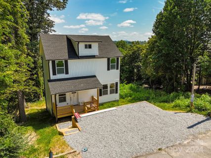 40 Summit Circle sold home in Toms Hill Park, Hendersonville, NC
