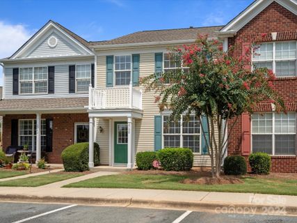 2738 Thornbush Court