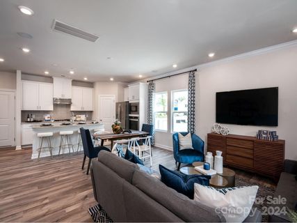 819 Windage Way 219