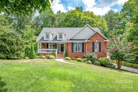 195 Highland Woods Court sold home in Hunters Bluff, Denver, NC