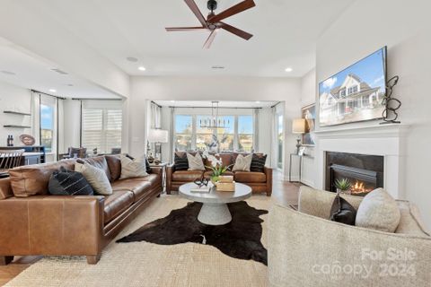 125 Clawton Loop