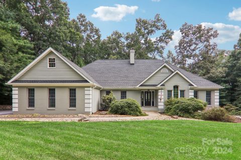 2 Thornapple Drive
