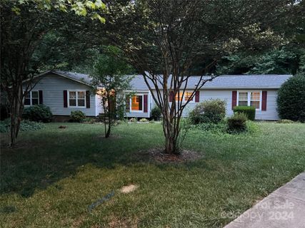 105 Emory Place sold home in Sherwood Forest, Huntersville, NC