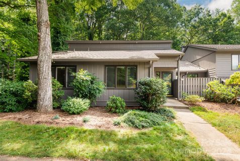 721 Crowfields Lane