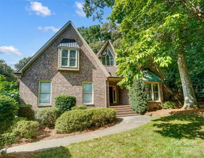 417 Sabot Lane sold home in Greygate, Matthews, NC