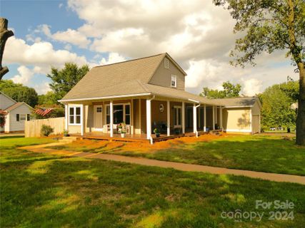 1001 Crane Creek Drive sold home in Brentwood Place, Salisbury, NC