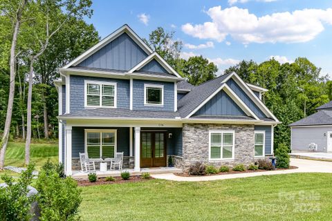 136 Direct Drive sold home in Lakeview Haven, Mooresville, NC