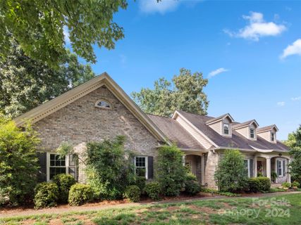 Previously sold for $792,000