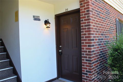 525 12th Street 24 sold home in Grandview Terrace, Hickory, NC