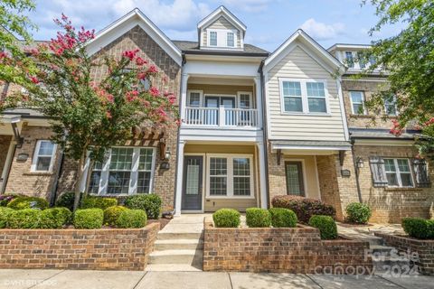8918 Matthews Farm Lane
