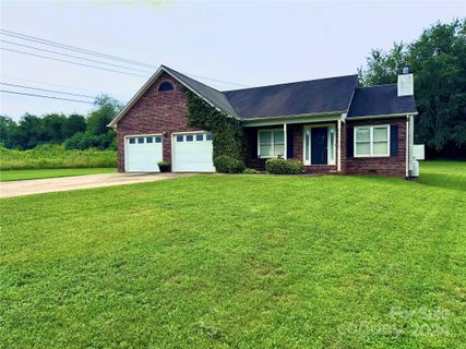 126 Freshfield Drive sold home in Meadowcreek Estates, Hudson, NC