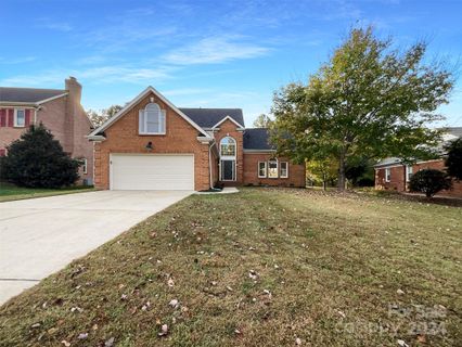 5000 Biltmore Forest Drive sold home in Matthews Plantation, Matthews, NC