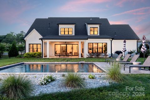 14233 Hollins Grove Avenue sold home in Hollins Grove, Huntersville, NC