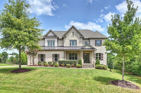 200 Squash Harvest Court sold home in Atherton, Matthews, NC