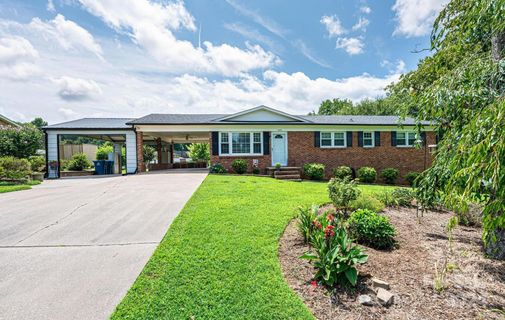 2416 33rd Avenue sold home in Eastwood, Hickory, NC