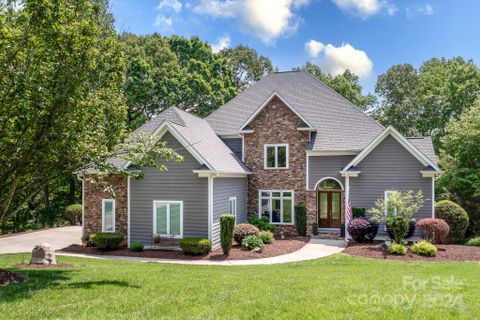 226 Wildwood Cove Drive sold home in Wildwood Cove, Mooresville, NC