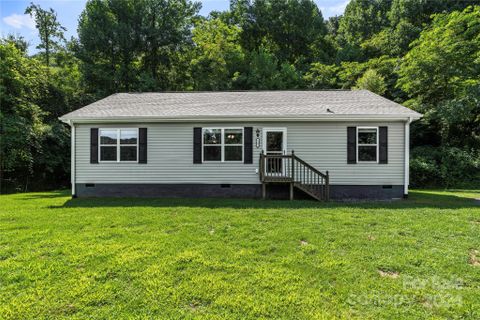 267 Inglewood Cove Road sold home in Country Place Of Waynesville, Waynesville, NC
