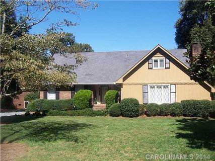 3033 Eastham Lane