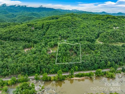 4155 French Broad Parkway active home in French Broad Crossing, Marshall, NC