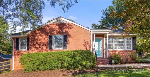 411 W Springs Street sold home in Sunny Hills, Lancaster, SC