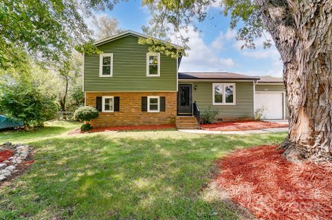 3374 Farm Lake Drive sold home in Park View, Concord, NC