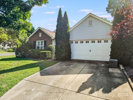 9928 Highlands Crossing Drive