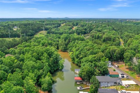 2033 Beauhaven Lane active home in Reflection Pointe, Belmont, NC