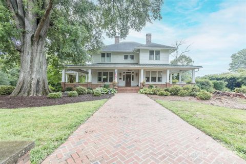 105 Central Avenue sold home in Downtown, Belmont, NC
