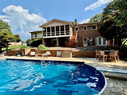 347 Skyline Road