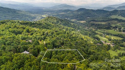 1373 Hunters Ridge Road sold home in Hunters Ridge, Canton, NC
