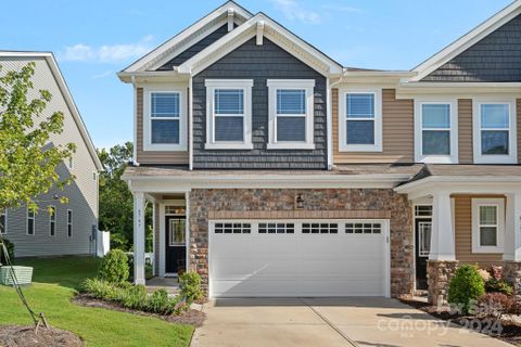 4747 Darcey Way